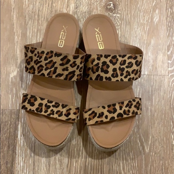 Leopard print Platform Sandals - Picture 2 of 3